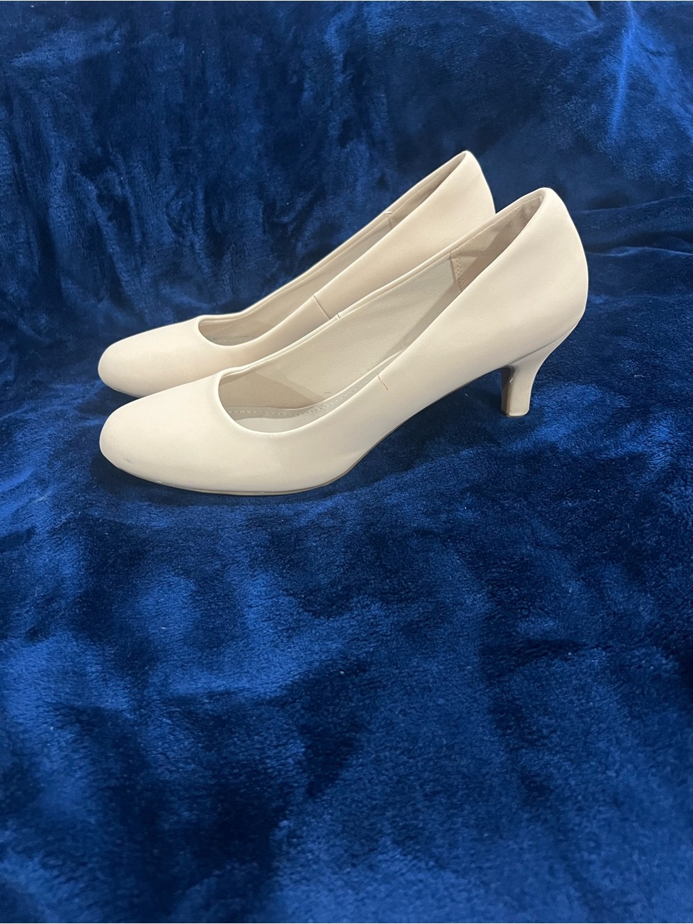 Dream Pairs Cream Low Kitten Heel Pumps